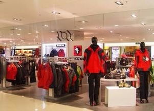 服裝加盟店導(dǎo)購(gòu)如何提升銷(xiāo)售業(yè)績(jī) 實(shí)用策略與技巧