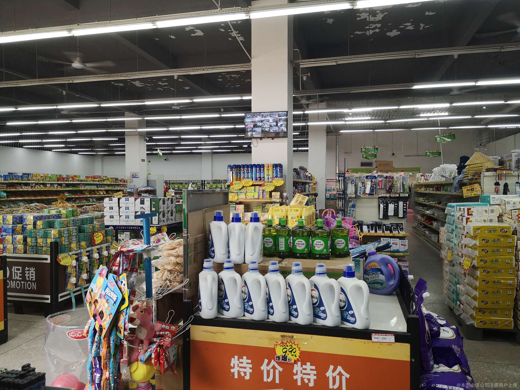 河源市源城區(qū)匯綠商行 時(shí)尚與品質(zhì)并重的服裝銷(xiāo)售新典范